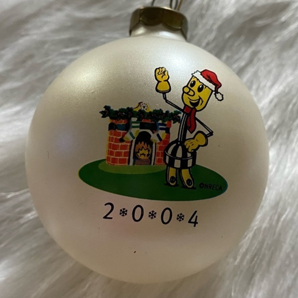 2004‎ Christmas Tree Ornament